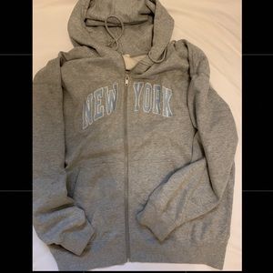 BRANDY MELVILLE ZIP UP